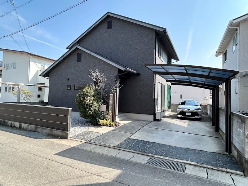 新居浜市政枝町|LDK20.5帖・駐車3台可能な築9年の2LDK