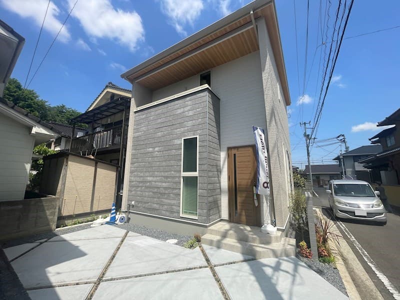 松山市東石井2丁目|太陽光7.83kW・耐震等級3の角地住宅
