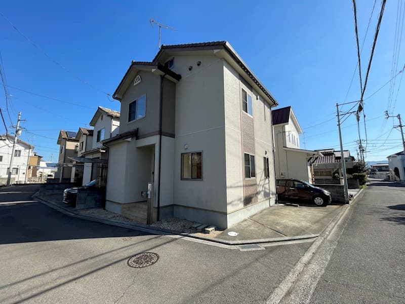 松山市星岡4丁目|水回りリフォーム済・屋根裏収納のある4LDK